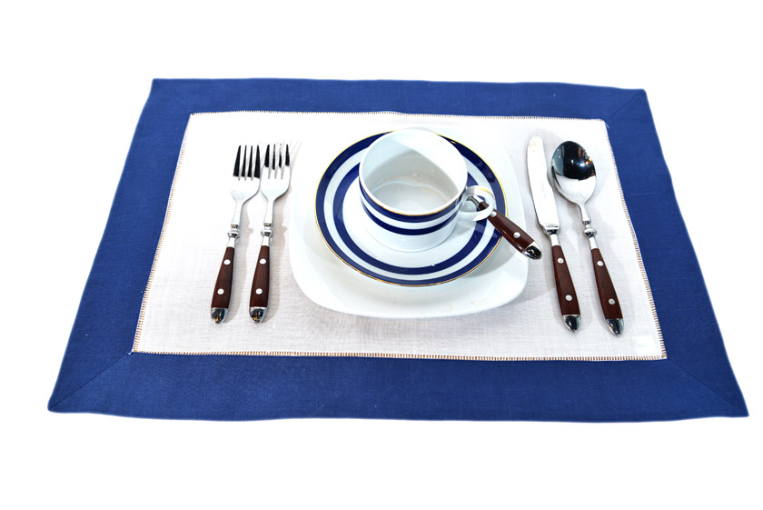 Table Placemat. Navy Trims